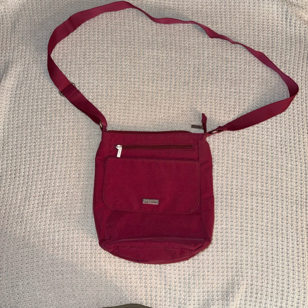 Baggallini light weight slim RFID crossbody